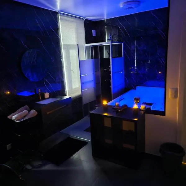 La Suite Gold Jacuzzi，位于瑟兰的酒店
