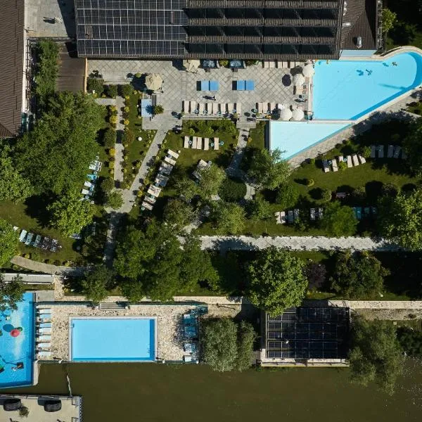 Lebada Luxury Resort & Spa，位于Gorgova的酒店
