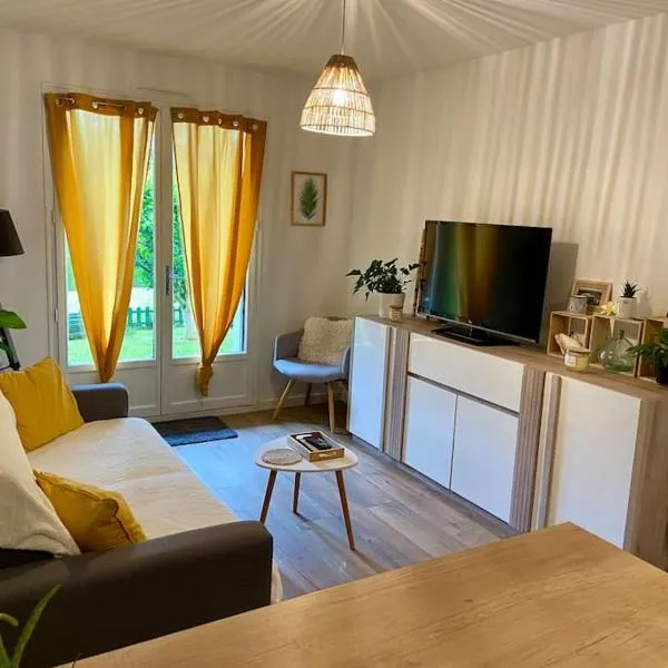 Appartement avec jardin，位于巴尼奥勒德日洛恩的酒店