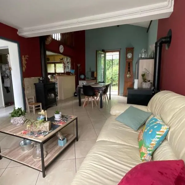 Maison de vacances Pradines，位于普拉迪讷的酒店