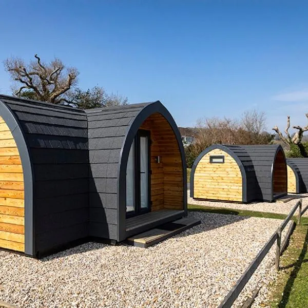 Camping Pods Wood Farm Holiday Park，位于查茅斯的酒店