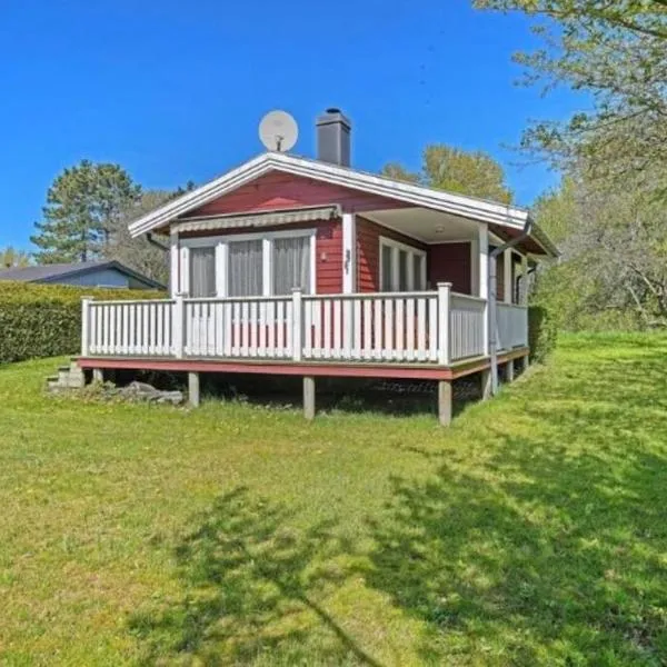 Idyllisk sommerhus kun 200m fra Klint strand，位于尼克宾西兰岛的酒店