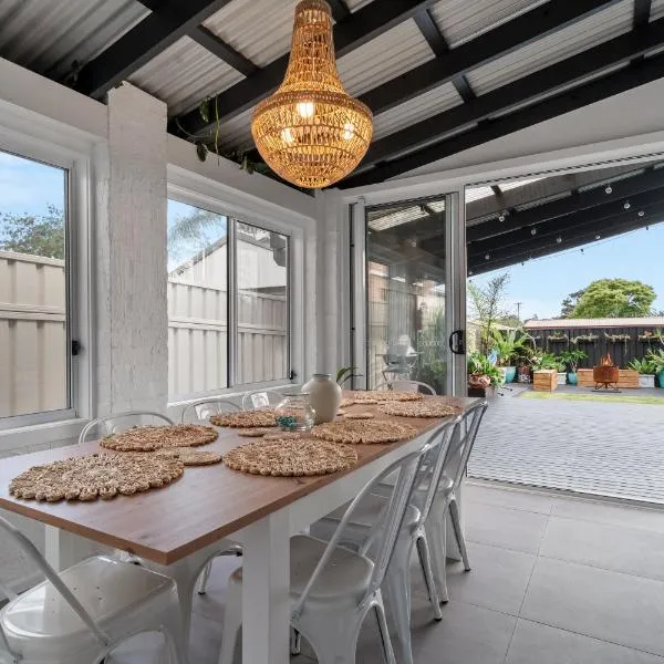 Driftwood Callala Plus - Jervis Bay Getaway - 10 Guests!，位于Callala Bay的酒店