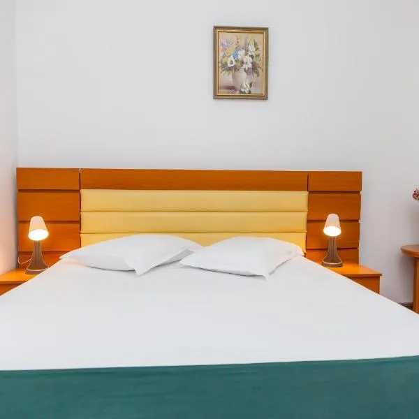 克勒蒂娜爵士酒店，位于布加勒斯特的酒店