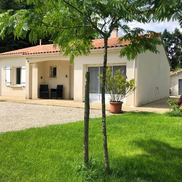 Gîte “Les reflets de la Charente”，位于Condac的酒店