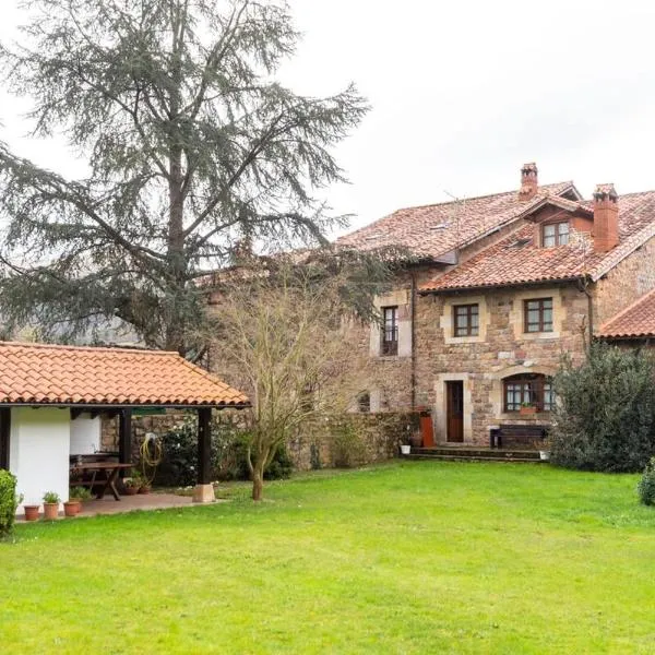 Casa rural La Carlota Renedo de Cabuerniga，位于Renedo的酒店