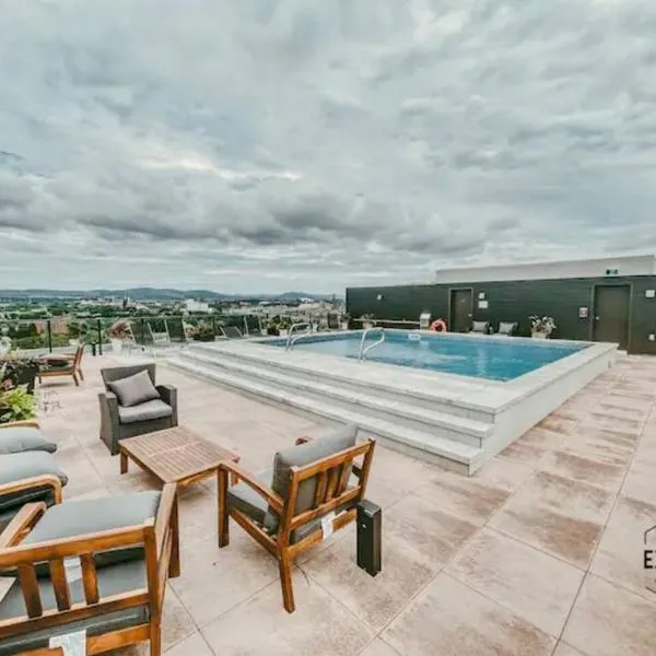 Condo - 305 Piscine BBQ WIFI，位于魁北克市的酒店