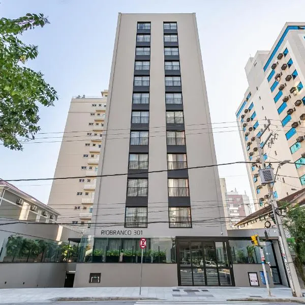 Studios Rio Branco - Prédio Novo e Moderno no Centro，位于弗洛里亚诺波利斯的酒店