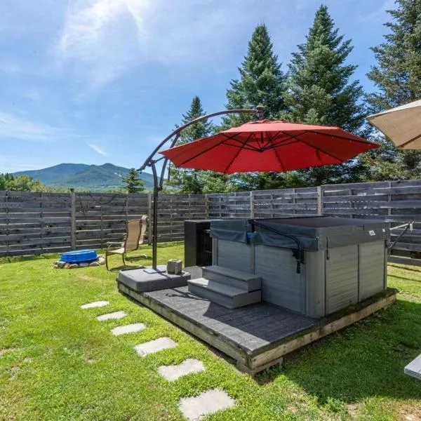 Heart of the White Mountains Cottage w Hot Tub #3,位于Carroll的酒店