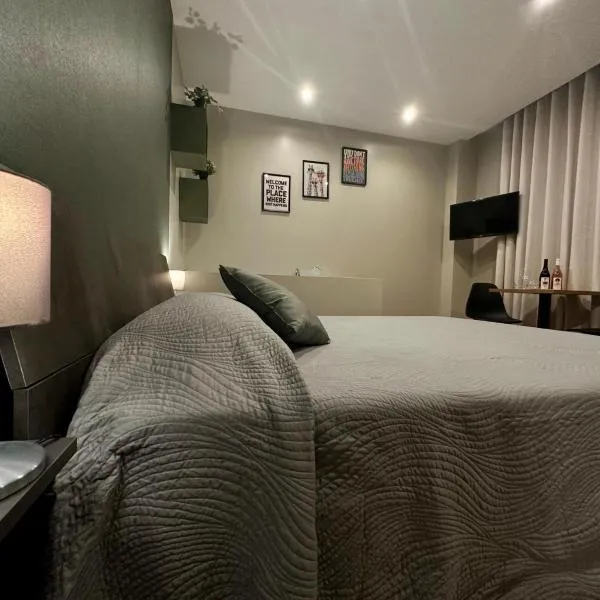 Qualora Room & Suite,位于阿尔塔穆拉的酒店