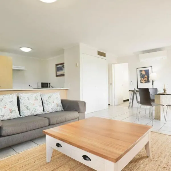 Beach Lovers Dream 2BR,位于努萨角的酒店