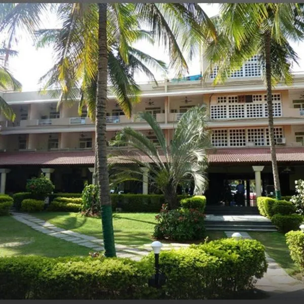 Royal Orchid Resort & Convention Centre, Yelahanka Bangalore，位于班加罗尔的酒店