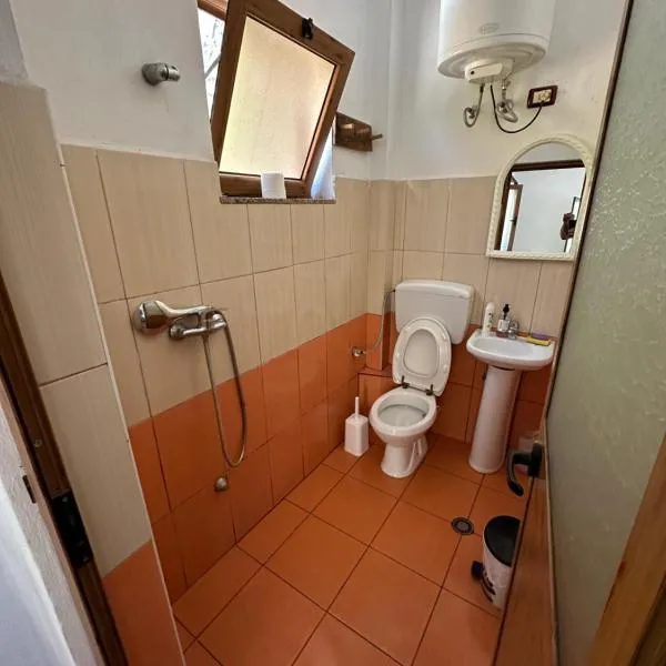 Guesthouse Bjeshka-11，位于泰斯的酒店