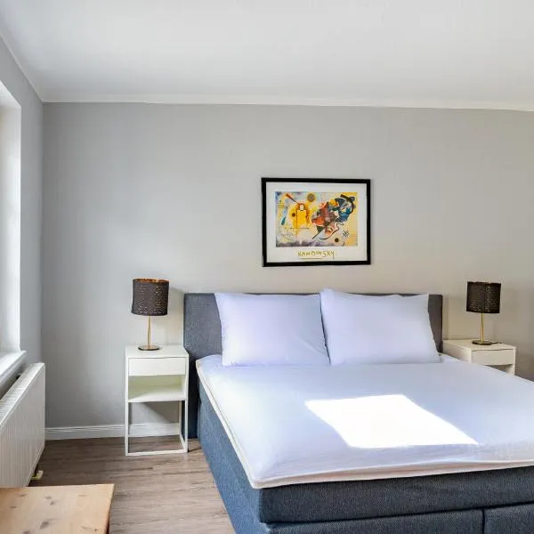 Apartmenthaus Chrischanshof，位于瓦尔内明德的酒店