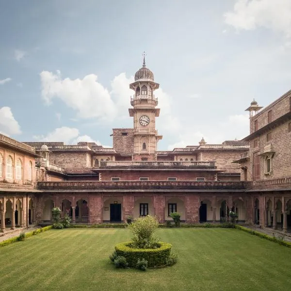 Umed Bhawan Palace, Kotah，位于科塔的酒店