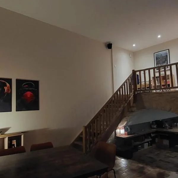 La Bicoque, Chambres d'Hôte，位于Villereversure的酒店