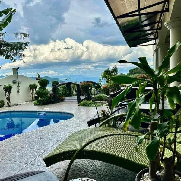 Avana Hills Tagaytay Villa，位于卡兰巴的酒店