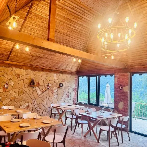 Check Inn Merisi Spa and Resort，位于Gundauri的酒店