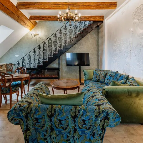 Opera dArte apartman，位于班斯卡 - 什佳夫尼察的酒店