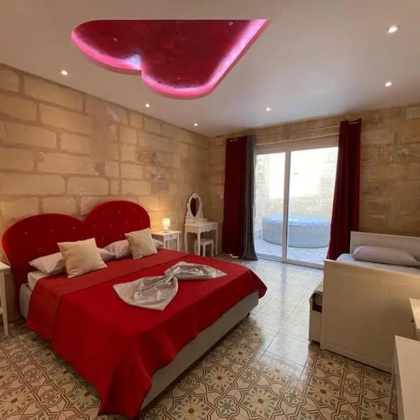 Cosy Cupids Hideout Hot Tub and BBQ - 4km away from airport，位于佩奥拉的酒店