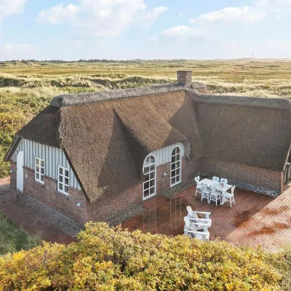 Beautiful Home In Ringkøbing With Wifi，位于克莱戈德的酒店