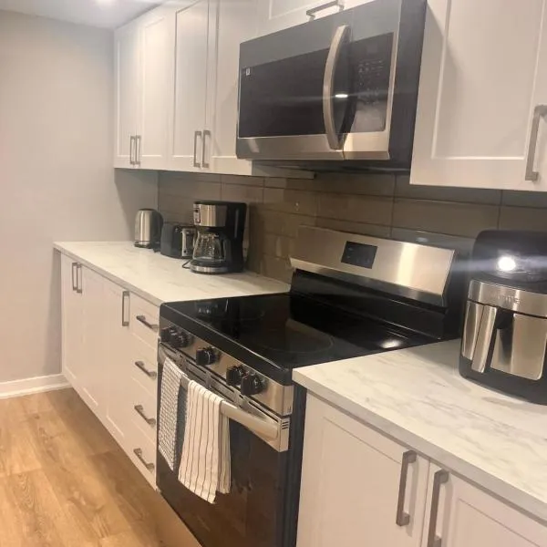 New one bedroom apartment，位于鲍曼维尔的酒店