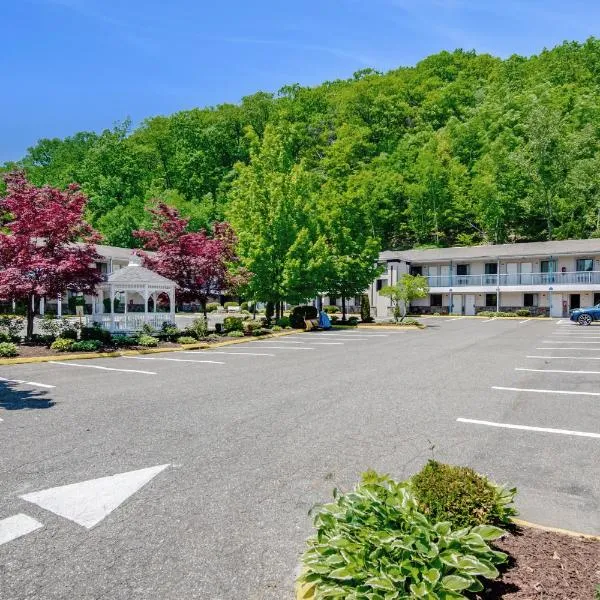 Americas Best Value Inn Torrington, CT，位于利奇菲尔德的酒店