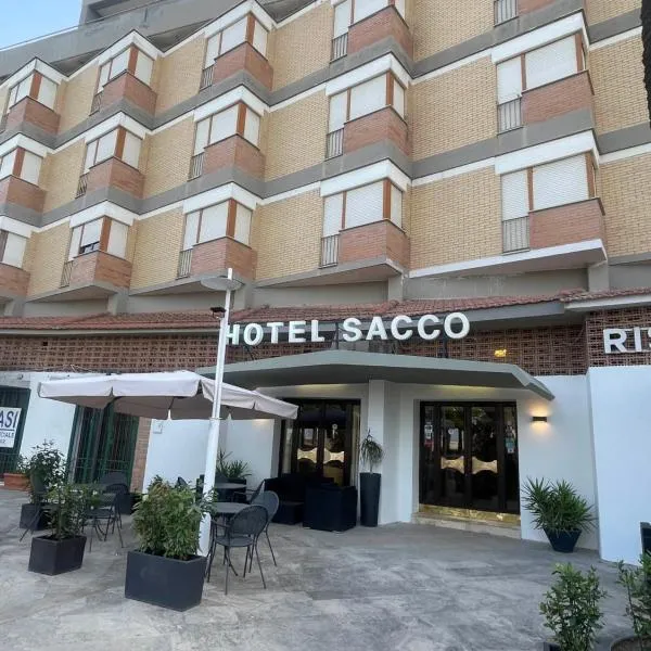 Hotel Sacco，位于梅坦蓬托的酒店