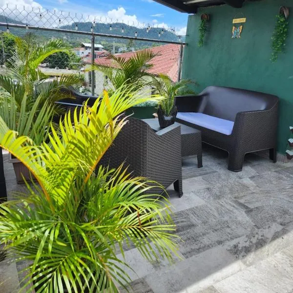 Lovely tiny studio，位于哈拉瓦科阿的酒店