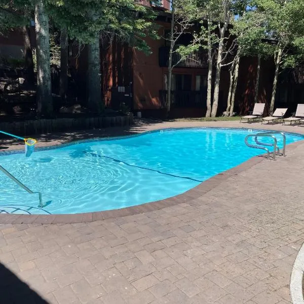 Canyon Lodge properties by 101 Great Escapes，位于马姆莫斯湖的酒店