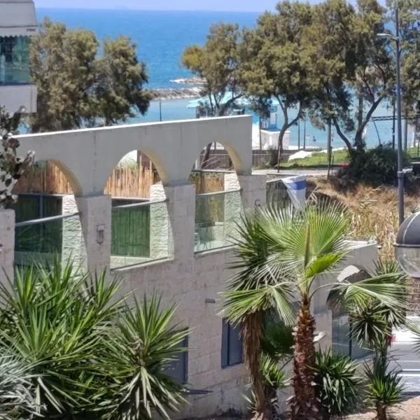 Rotem Suite in MARINA ASHKLON，位于亚实基伦的酒店