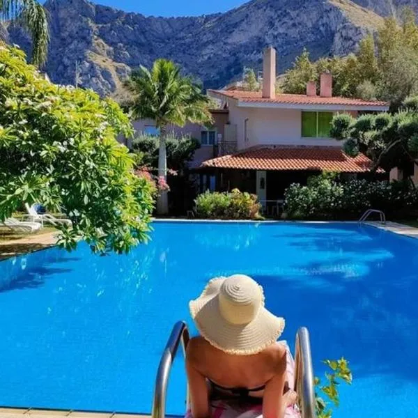 Villa Megna - Green Paradise B&B，位于斯菲拉卡瓦洛的酒店