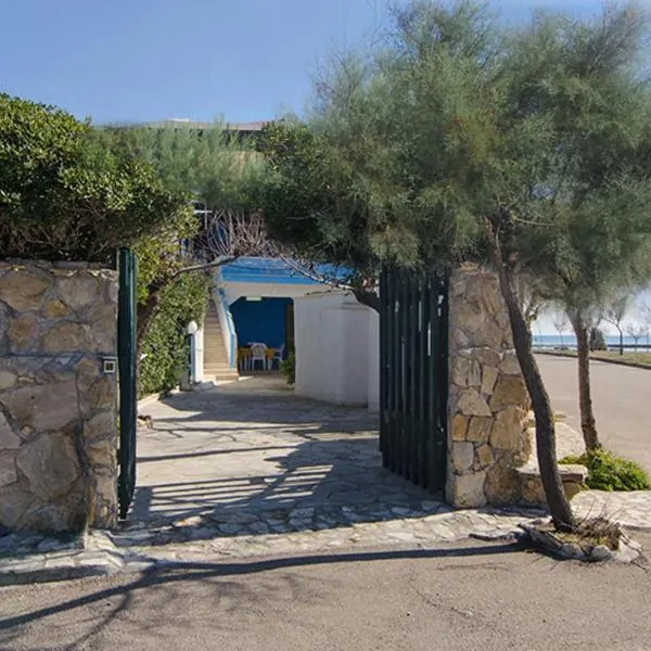 Casa Ezio 1 fronte mare a Punta Grossa di Punta Prosciutto，位于普罗斯西托角的酒店