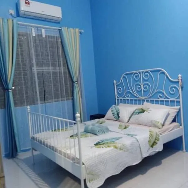 Bota TheDaun Homestay Taman Indera，位于Kampung Bota Kiri的酒店