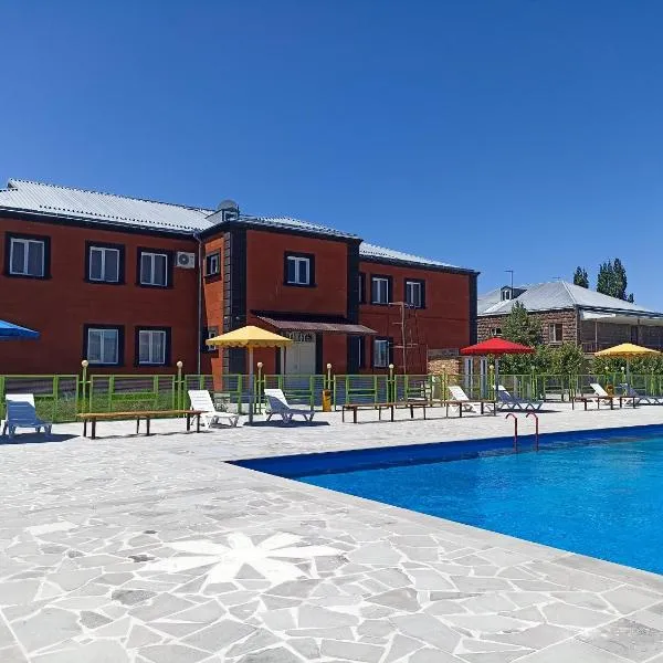 艾拉赞酒店，位于久姆里的酒店