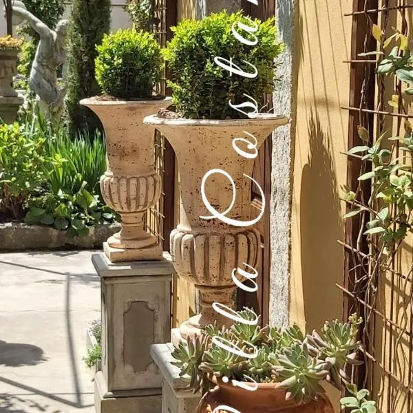 Villa Costanza Appartamento con giardino，位于Magreglio的酒店