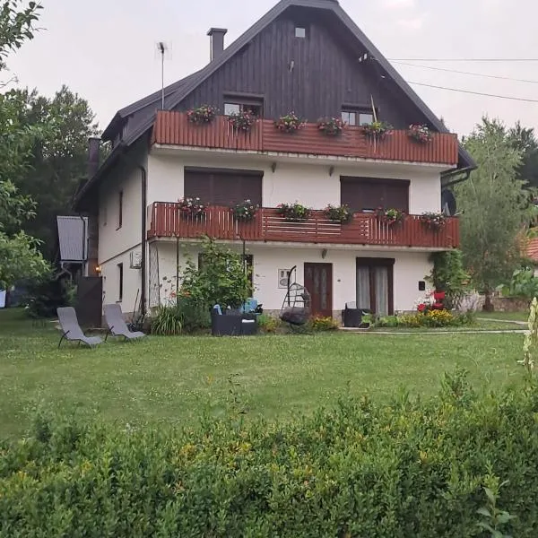 TOMLJANOVIĆ，位于普利特维采湖的酒店