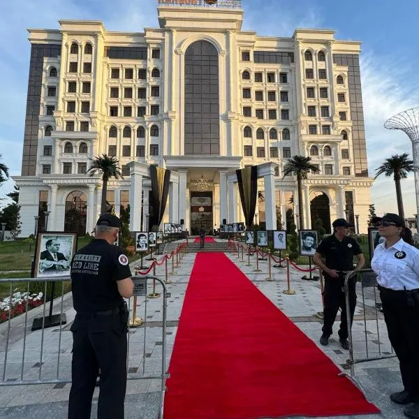 KANGURT Grand Hotel，位于杜尚别的酒店