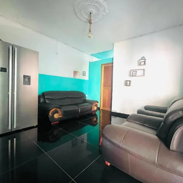 Tropical beach house，位于Itsandra的酒店