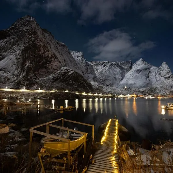 Reine Retro Villa - Cozy Villa With a Fantastic View，位于雷讷的酒店