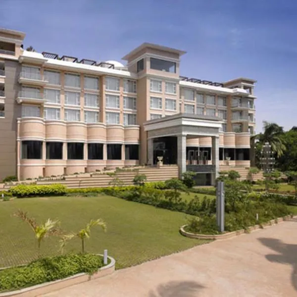 Royal Orchid Central Kireeti-HAMPI Hospet，位于Gangāwati的酒店