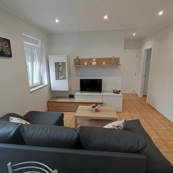 Apartamento Lujoma，位于穆罗斯的酒店