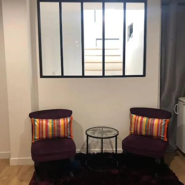 Agréable studio calme et moderne proche Paris et Arena Défense，位于科隆布的酒店
