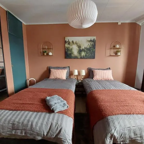 The Perfect Stop - 3rd floor Apartment，位于勒丁恩的酒店