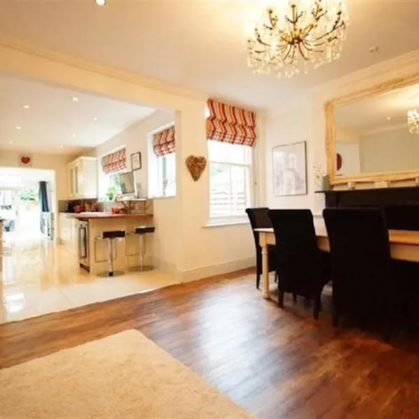 3 bed home near Cathedral，位于Lincolnshire的酒店