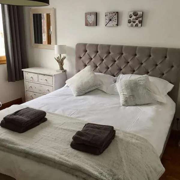 Jangilau - Large, triple aspect apartment in central Morzine，位于莫尔济讷的酒店