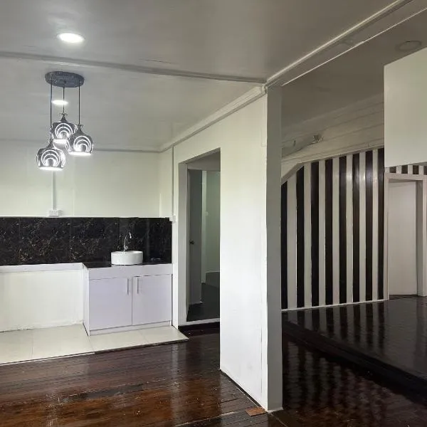 Large 3bdr Holiday Home Great Location Labasa Jumanzuls Abode，位于拉巴萨的酒店