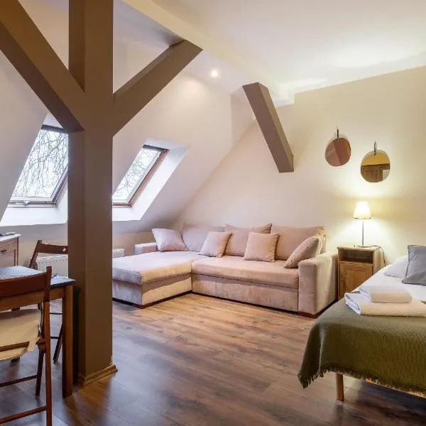 Folwark Minikowo - Agroturystyka w Borach Tucholskich - 5 pokoi z prywatnymi łazienkami，位于Bysław的酒店