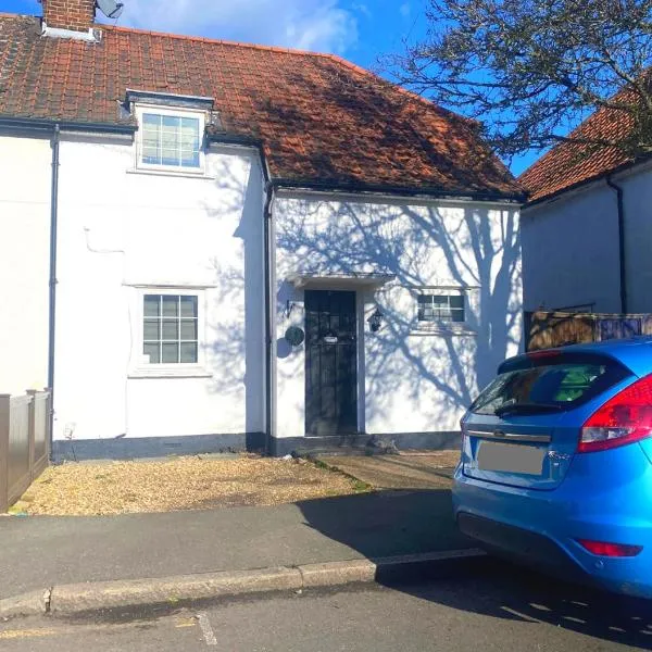 Delightful London Chalet House，位于布罗姆利的酒店