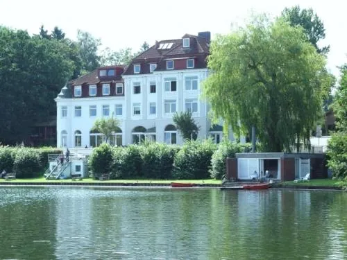See Schlosshotel am Kellersee，位于奥伊廷的酒店